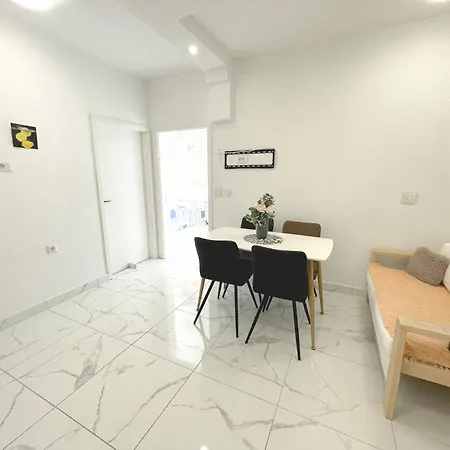 Roma Apartment *